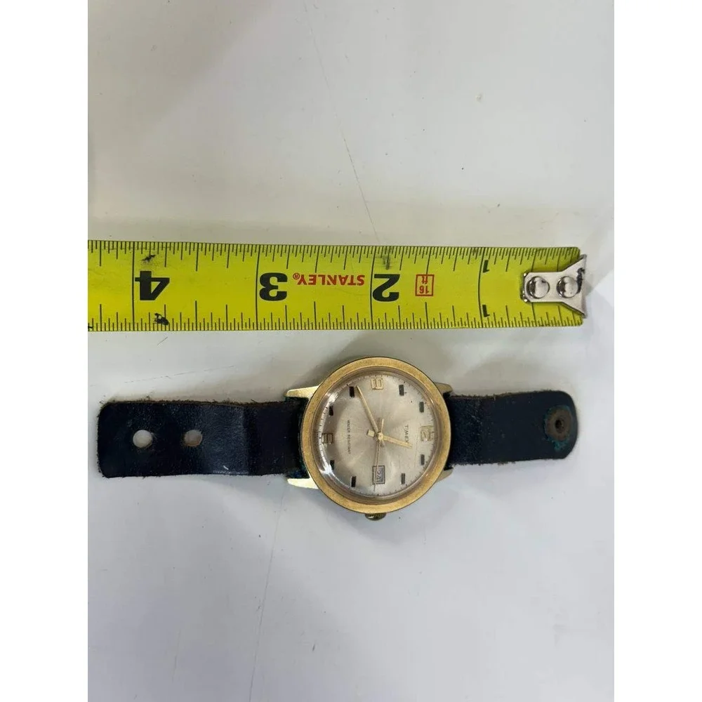 Vintage Timex Gold Tone Water Resistant Watch Date Window‎ 039/1 (8)